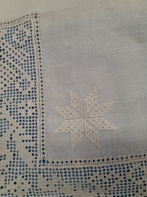 Hørdug med Hedebosyning.